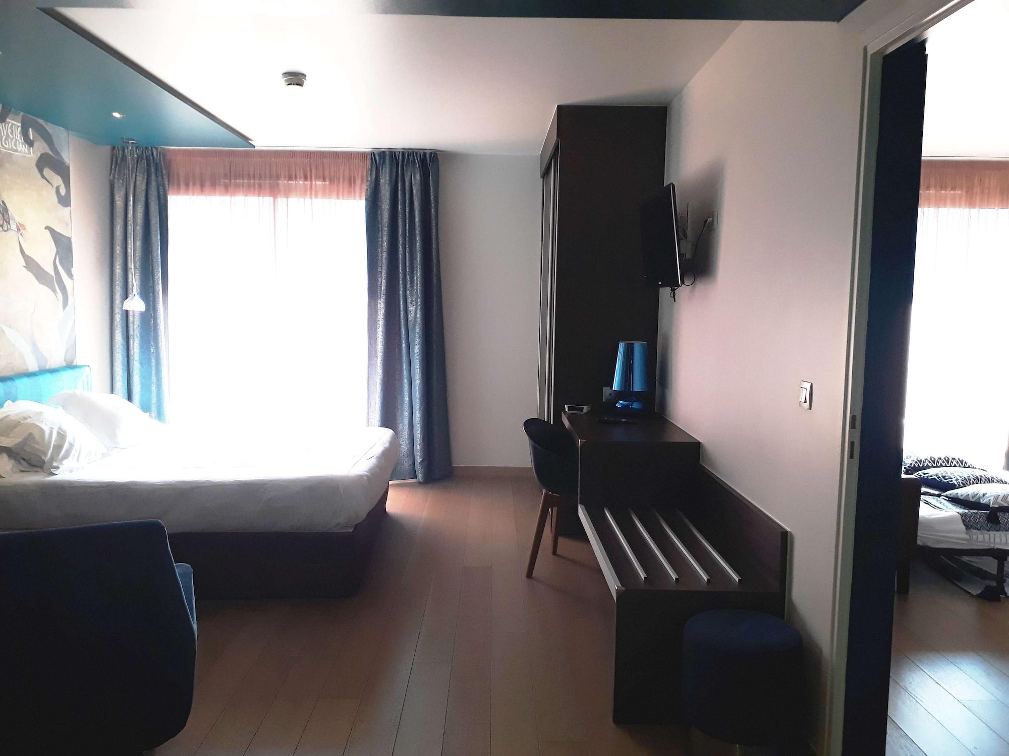 Western Aquakub 3*