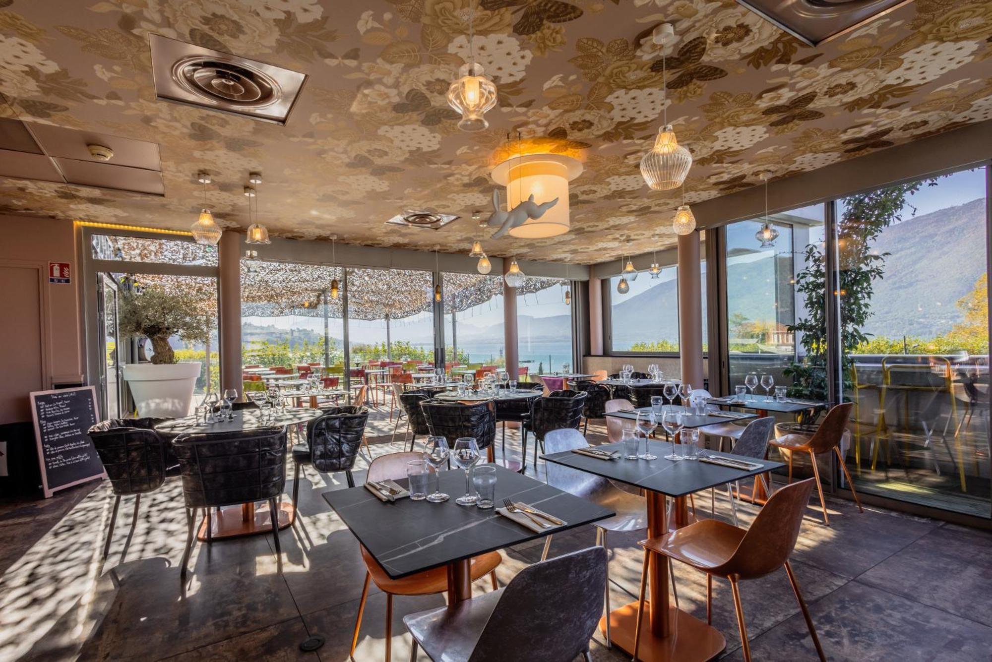 Western Aquakub Hotel 3*